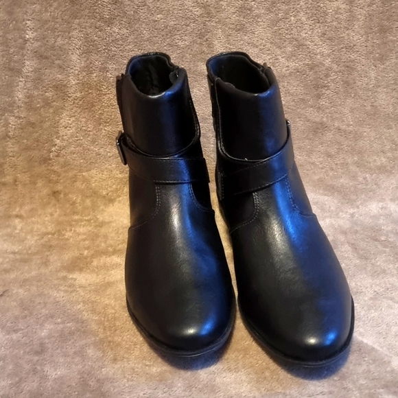 Waterproof/Snow proof winter Faux leather Ankle Boots - Picture 3 of 5